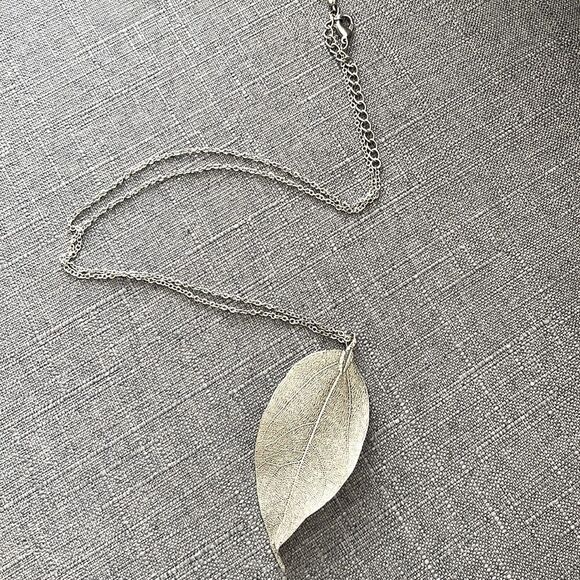 VINTAGE Feather Necklace - Picture 2 of 4